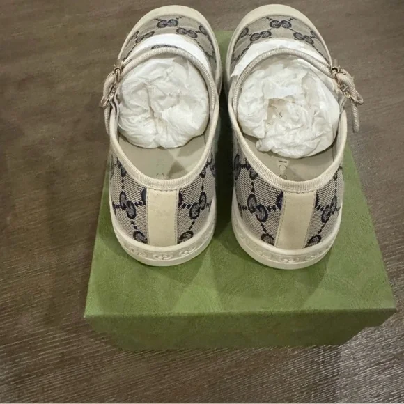Gucci Girls Mary Jane’s (30)